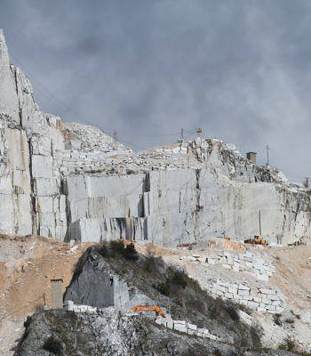 Le cave di marmo delle Alpi Apuane
