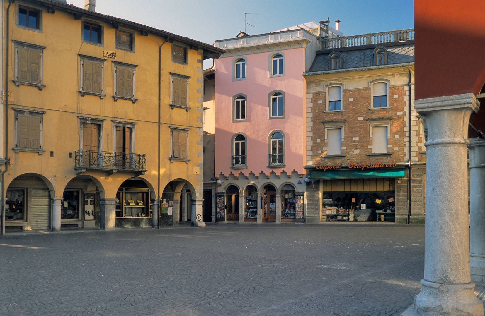 Piazza Paolo Diacono