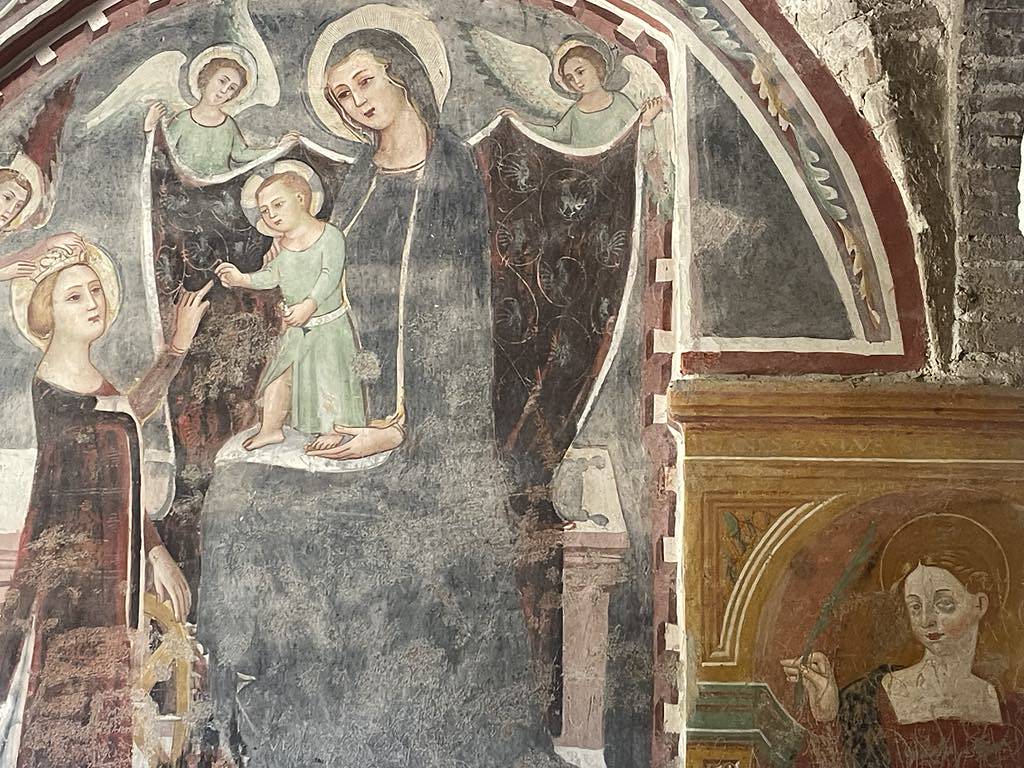 Affreschi nella Chiesa di Stanta Maria della Rocca