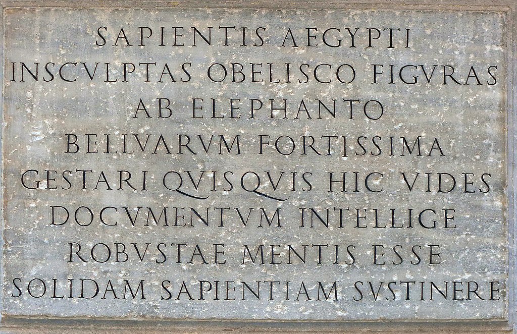 Iscrizione sul basamento dell'elefante